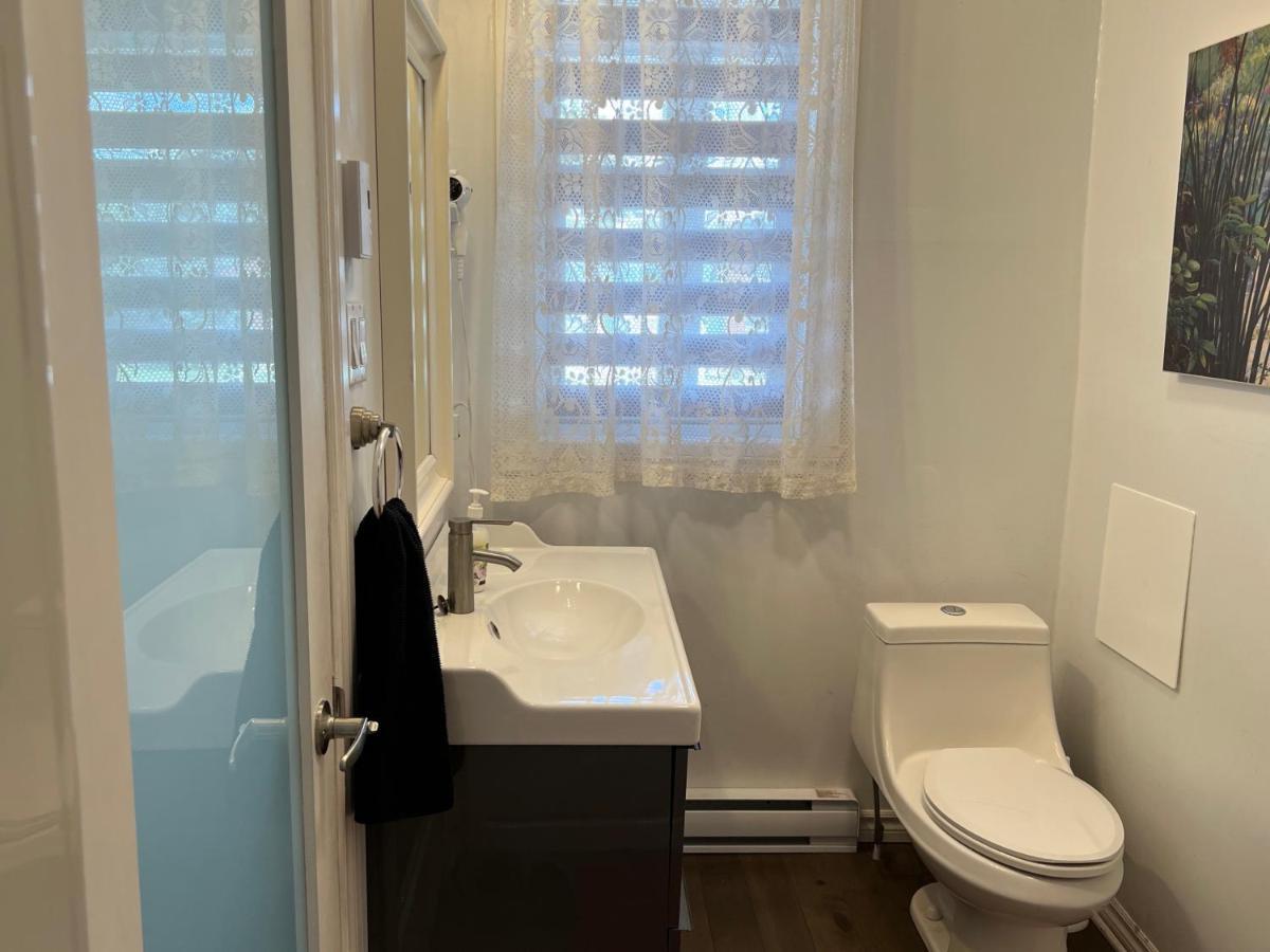 Le 2316 Apartment Saint-Hyacinthe Luaran gambar