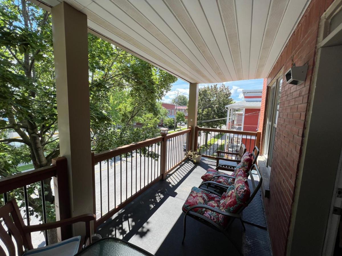 Le 2316 Apartment Saint-Hyacinthe Luaran gambar