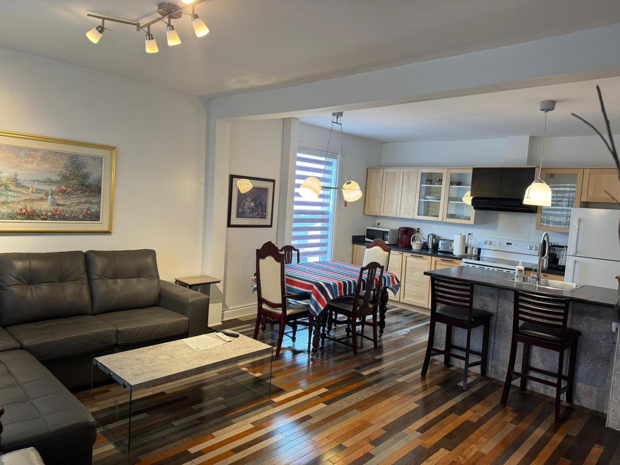 Le 2316 Apartment Saint-Hyacinthe Luaran gambar